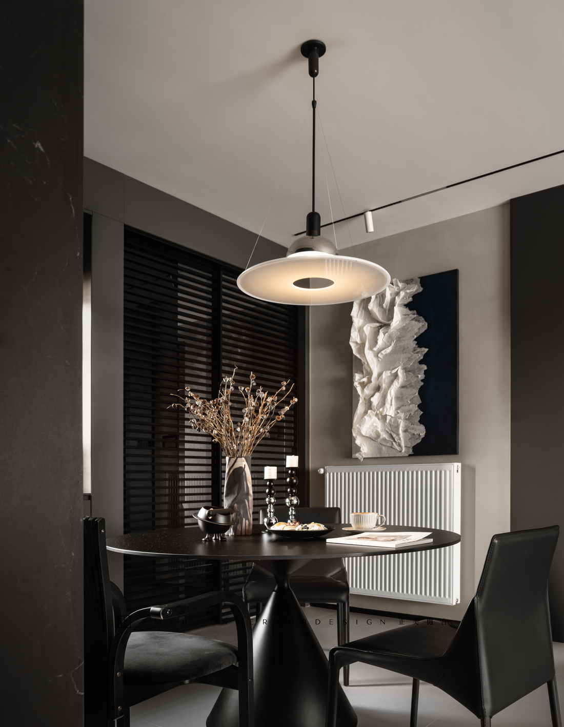 经典黑白灰住宅设计-12