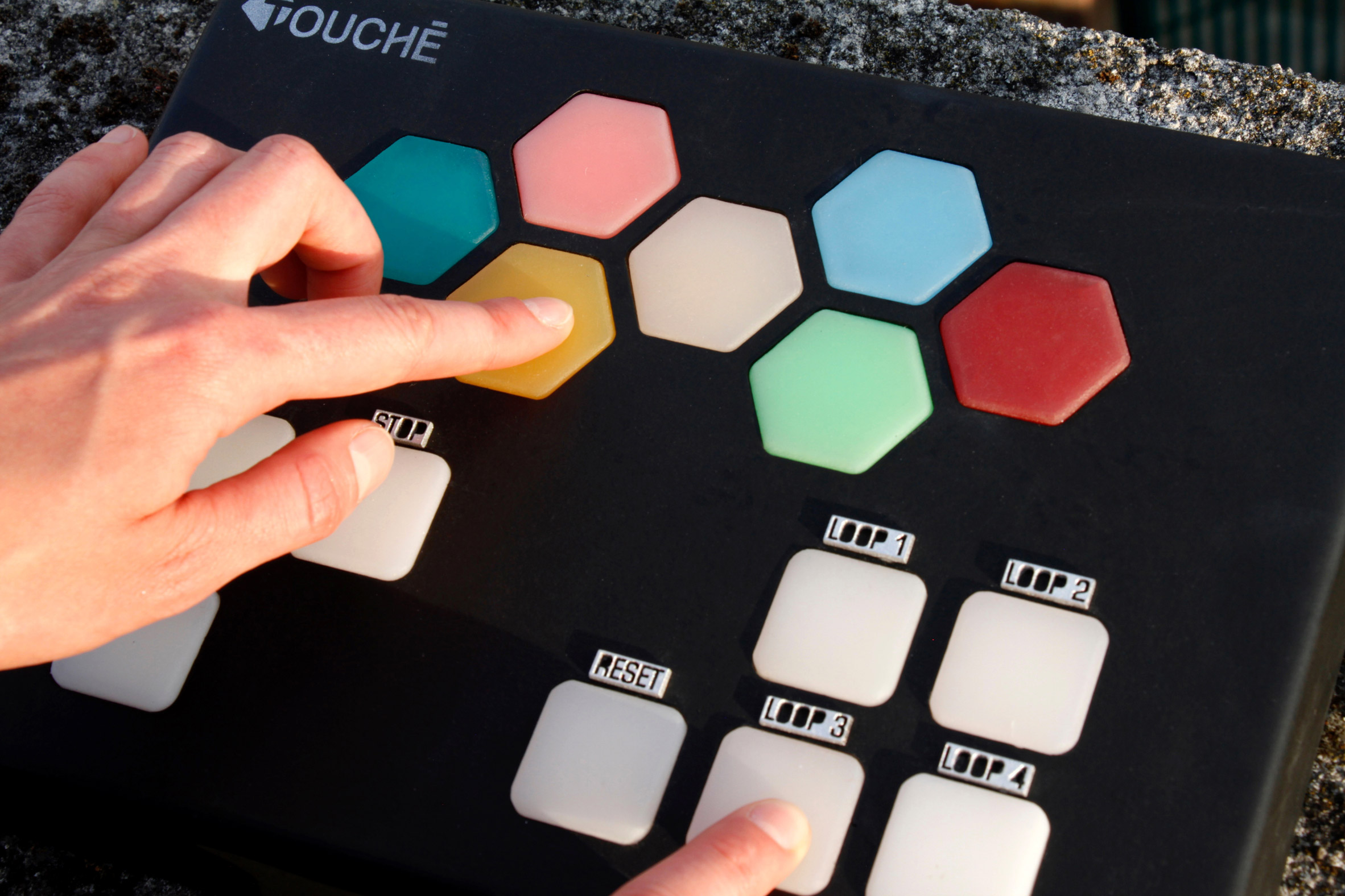 可穿戴音乐设备“Touché”亮相,创新触觉体验融入现场音乐会-14