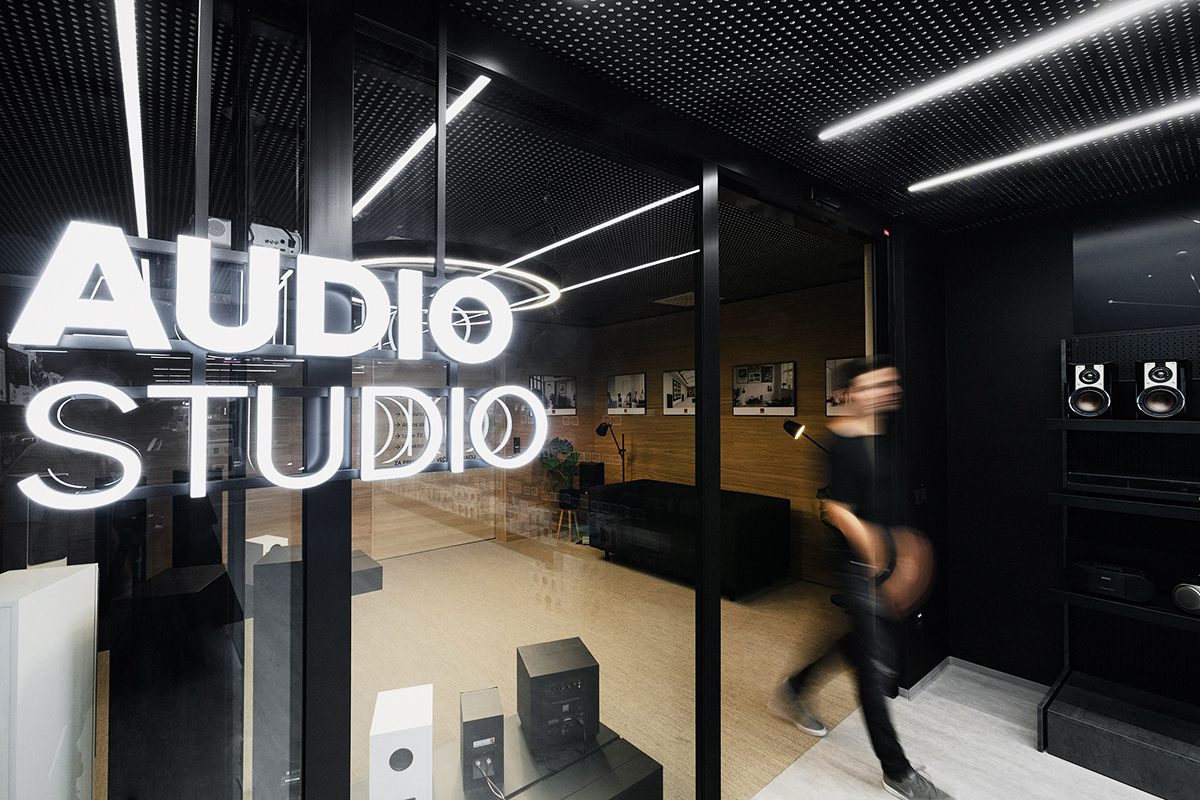 Big Bang Mega 商店设计丨Brigada-8