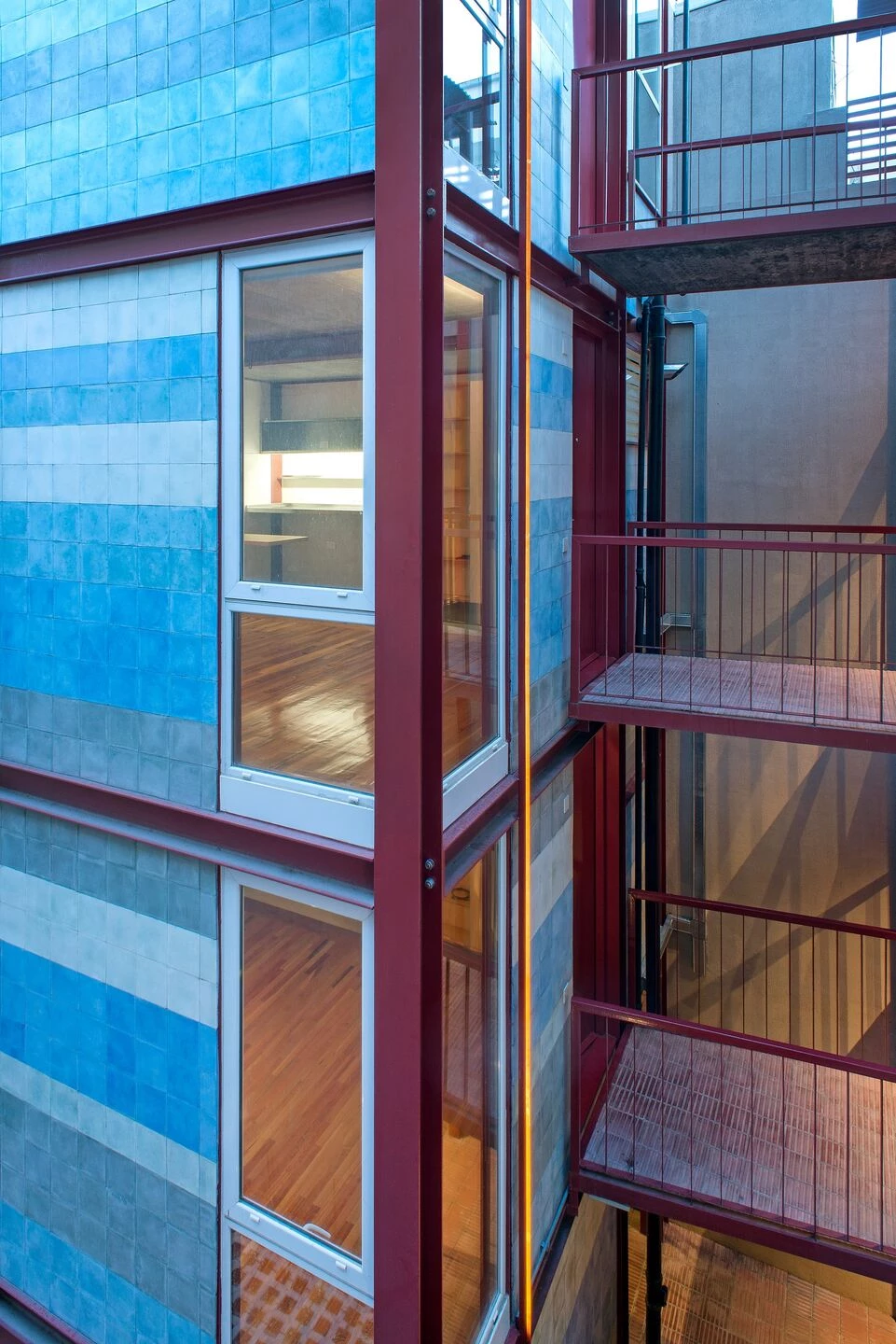 阿根廷钢结构公寓建筑的创意融合-15