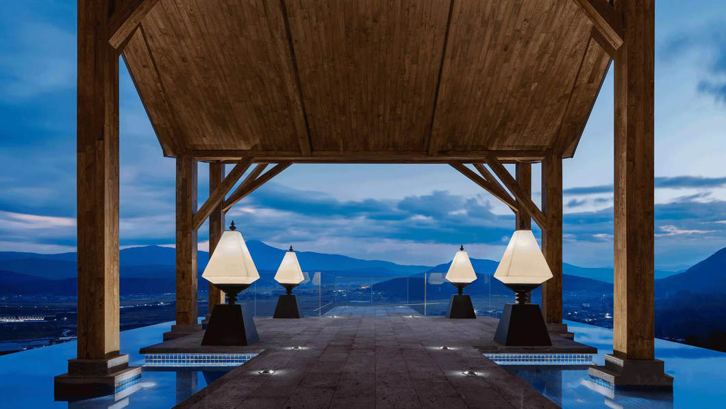 一处悬崖边上的酒店！ 张灿新作-17