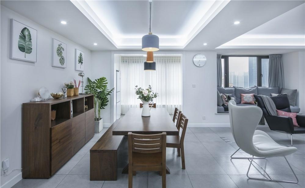 一个人的舒适生活,开放式公共空间与多功能卧室设计-10