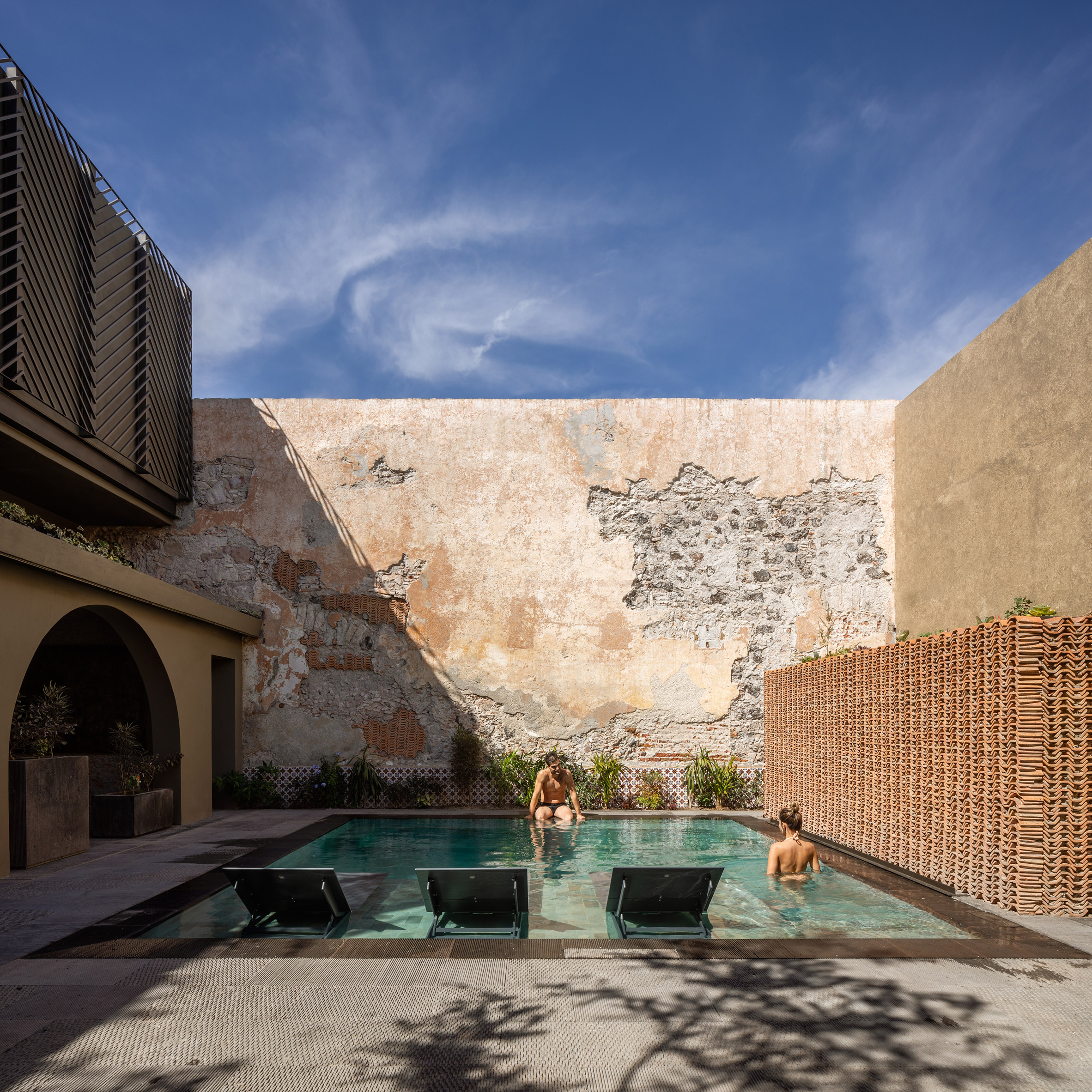 墨西哥历史建筑改造 | Tá Design Hotel 的优雅混搭设计-11