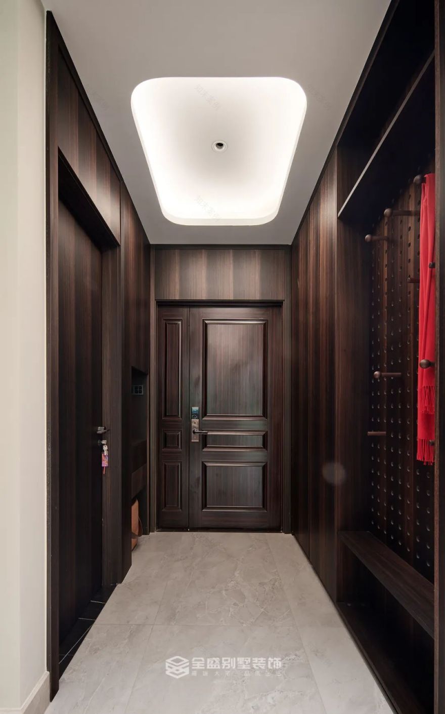 360㎡现代风|市心府:木中藏雅,无序藏奢-17