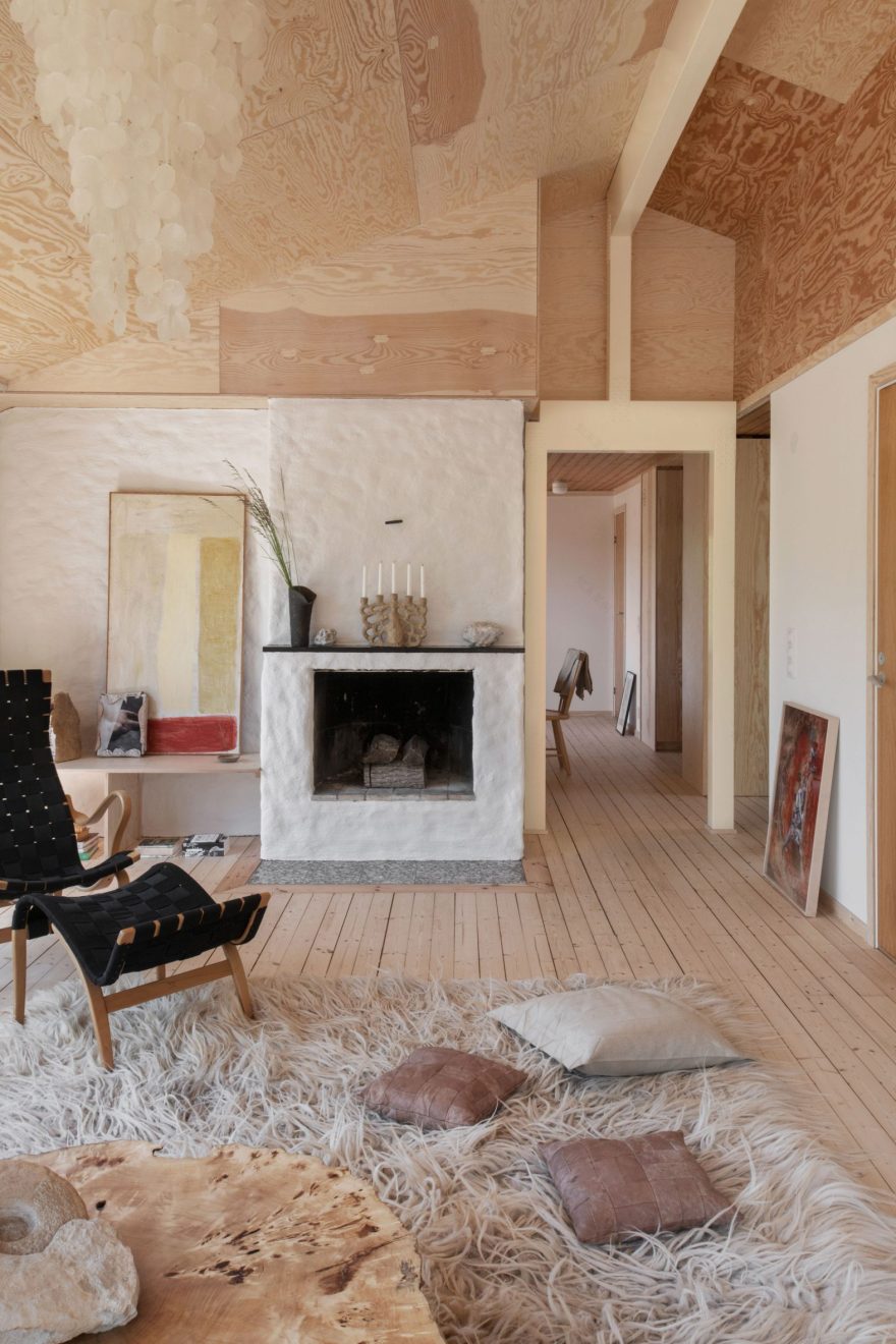 Atelier Heyman Hamilton revives 1970s summer house in the Swedish archipelago-13