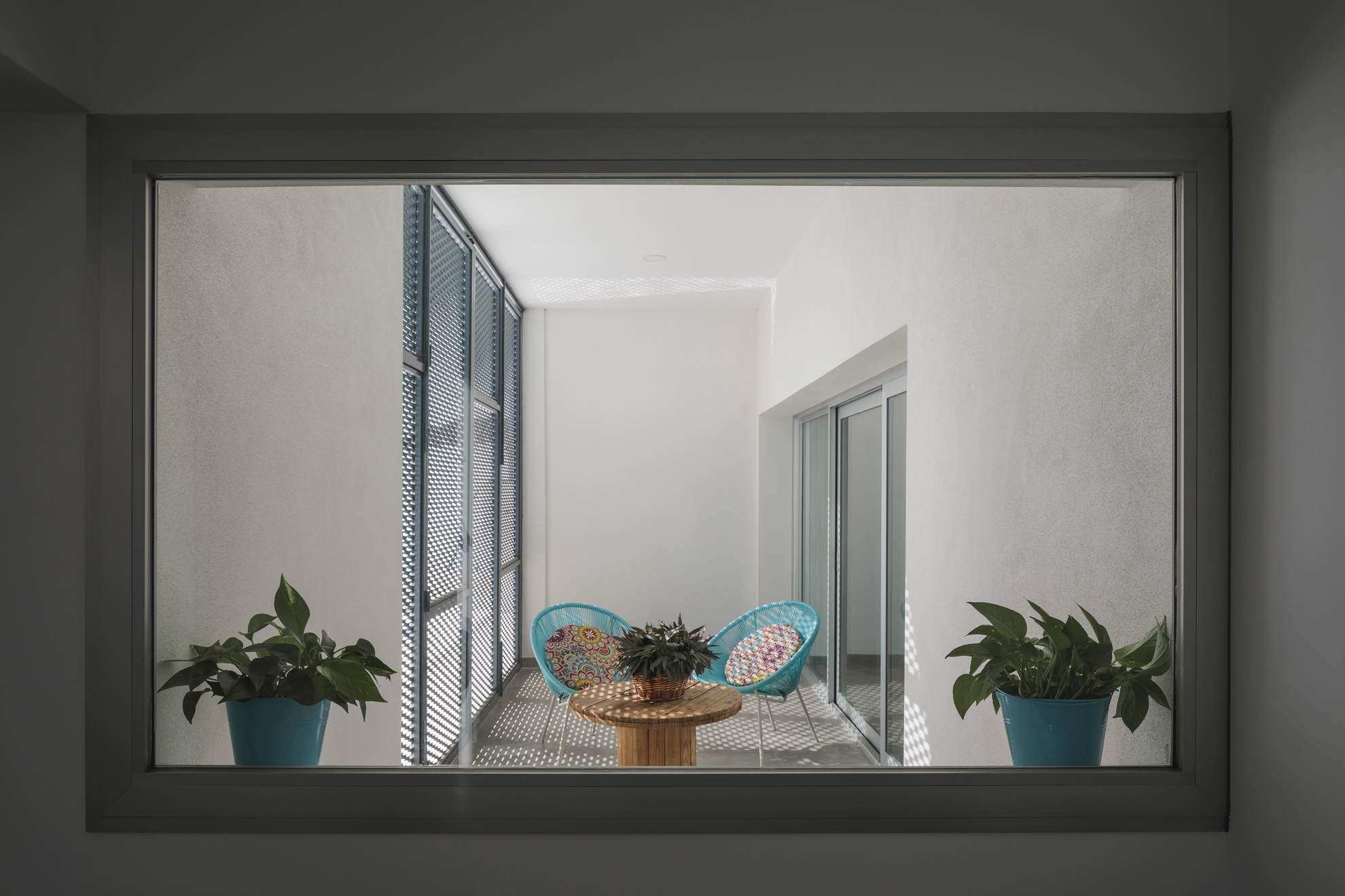 2016 年建造的“卡萨米兰达”住宅，现代简约风格打造私密生活空间-18