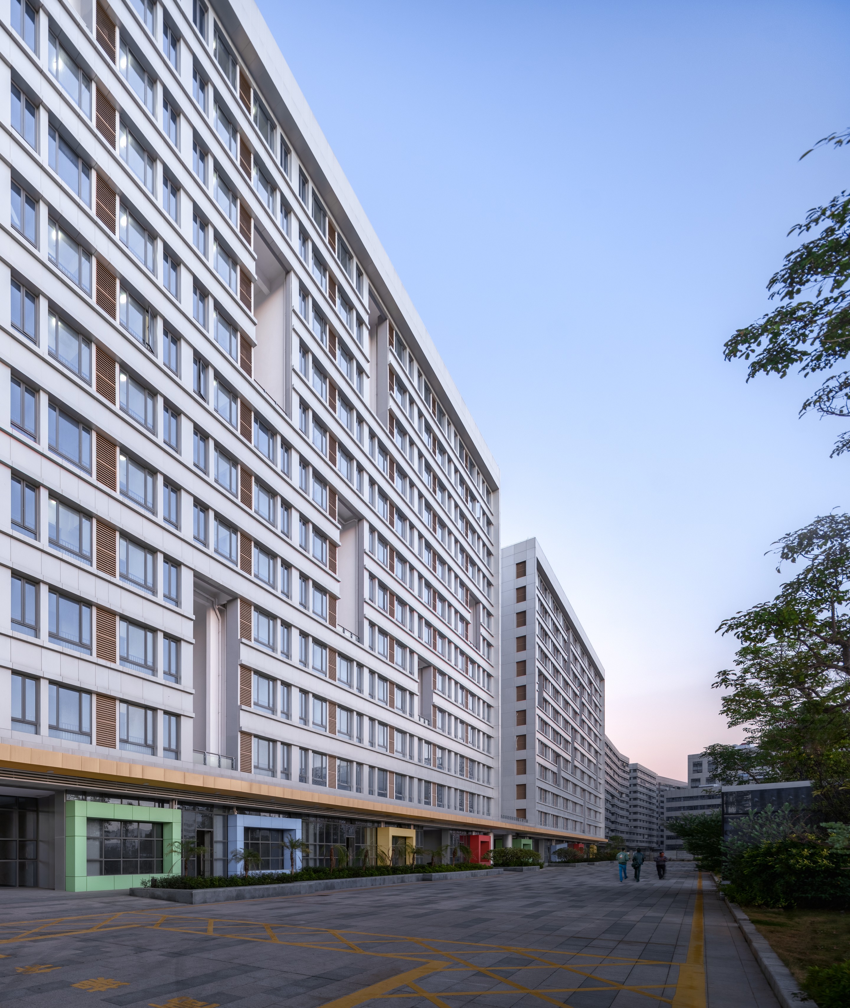 深圳航空公司总部东区员工宿舍(B19,B20)丨中国深圳丨深圳大学建筑设计研究院有限公司“钟中+钟波涛”工作室-93