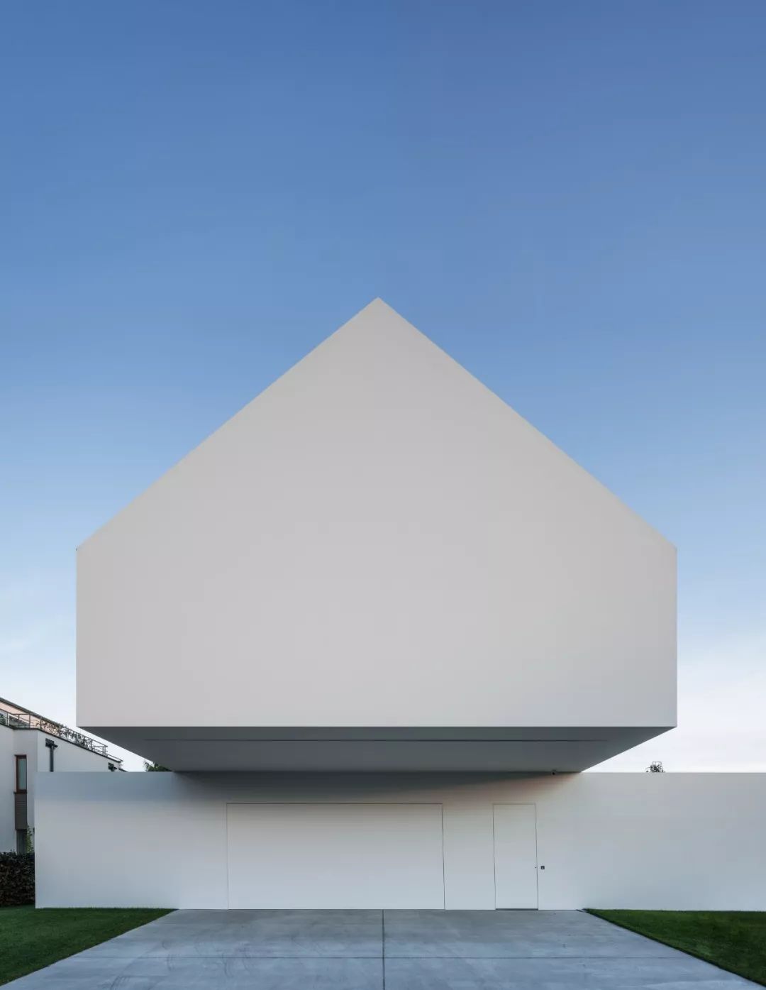 波兰 KWK PROMES 建筑工作室打造“跟随太阳轨迹移动的房子”-24