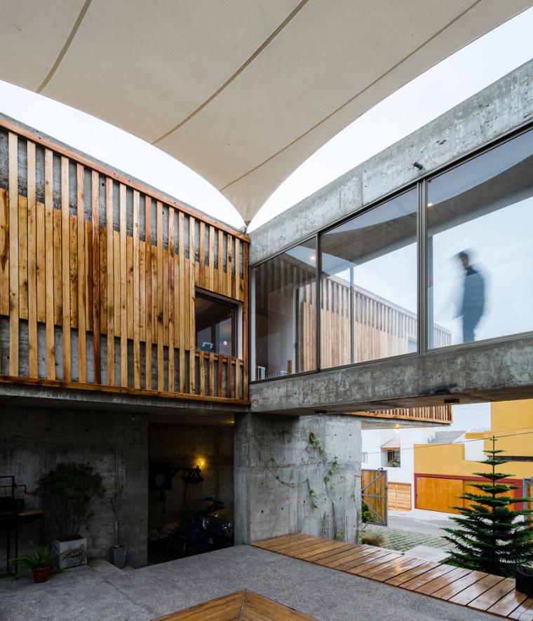 智利 Jardines del Sur 别墅 | 公共与私密空间的完美交融-12