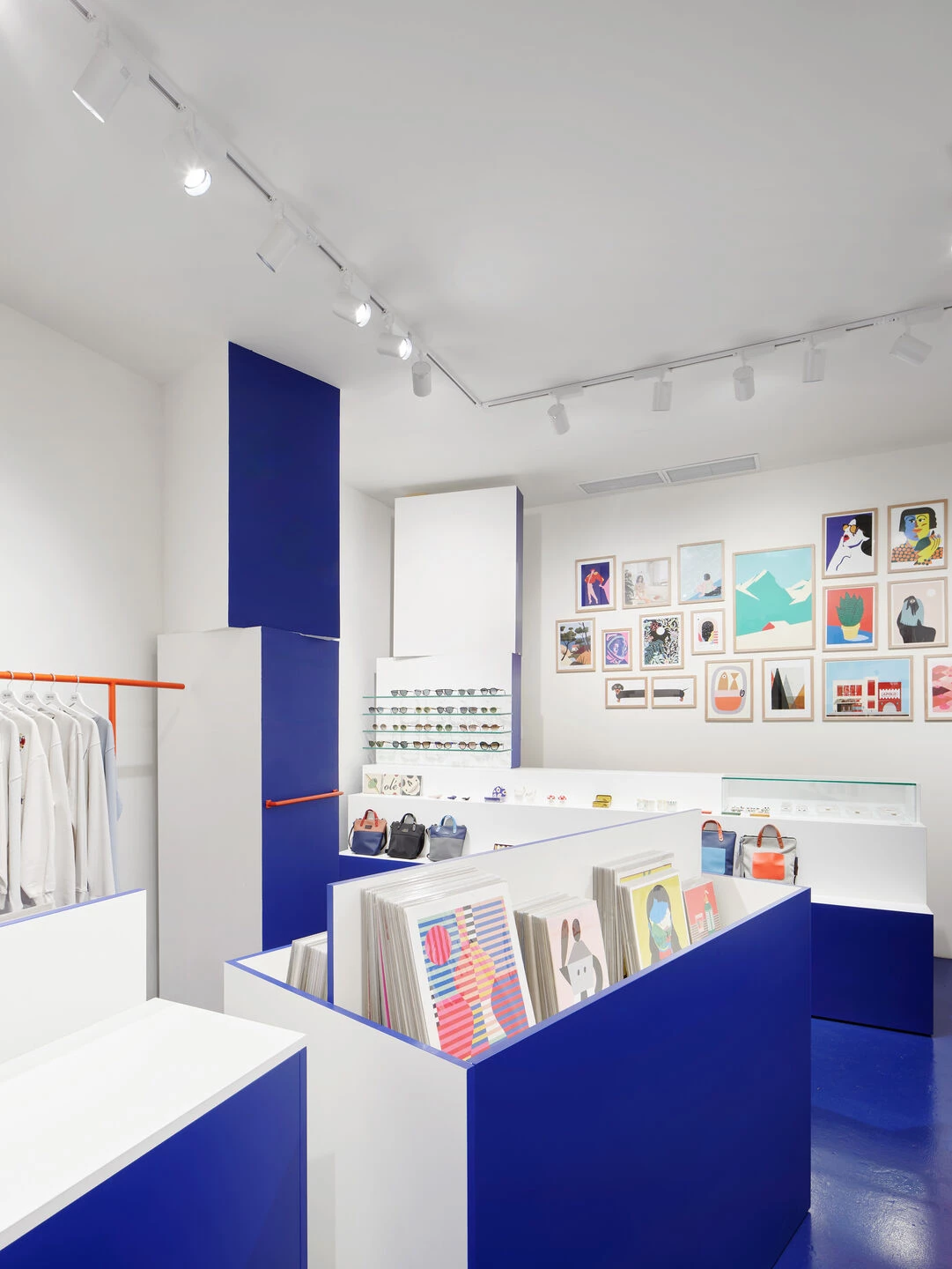 克莱因蓝服装店丨西班牙巴塞罗那-10