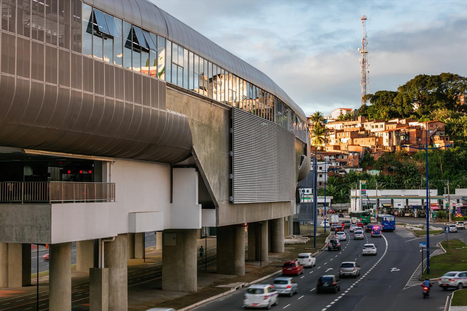 巴西悬浮式地铁站设计,环保舒适一体化-6