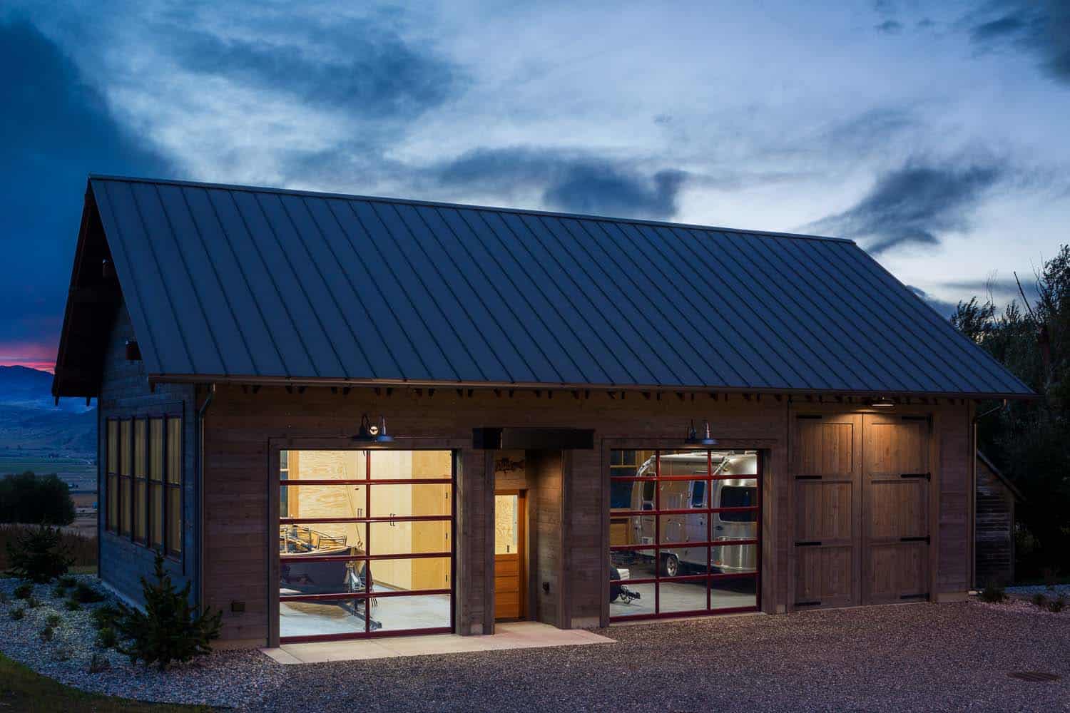 Breathtaking Montana mountain retreat in harmony with the environment-27