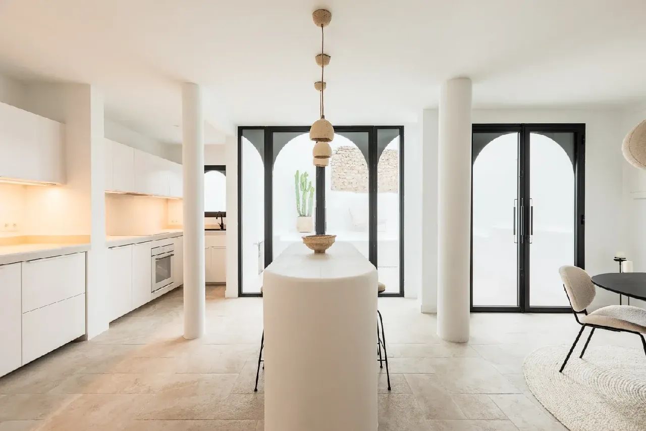 极简奶油风,宁静的理想家丨Anne Guinault-19