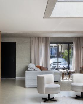 House Light 丨 Leonardo Tulli