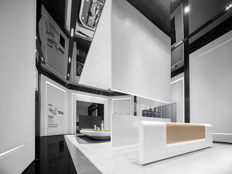 金辉新力•江樾潮启——克莱因蓝的都市奇幻之旅-1