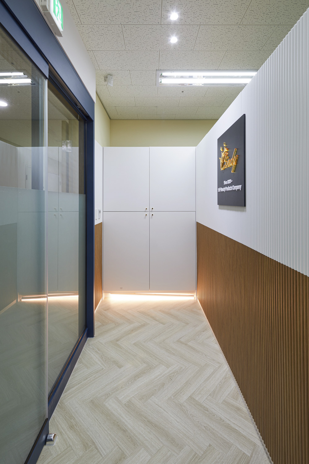 简约设计魅力 35 平米办公室装修报价解析-12