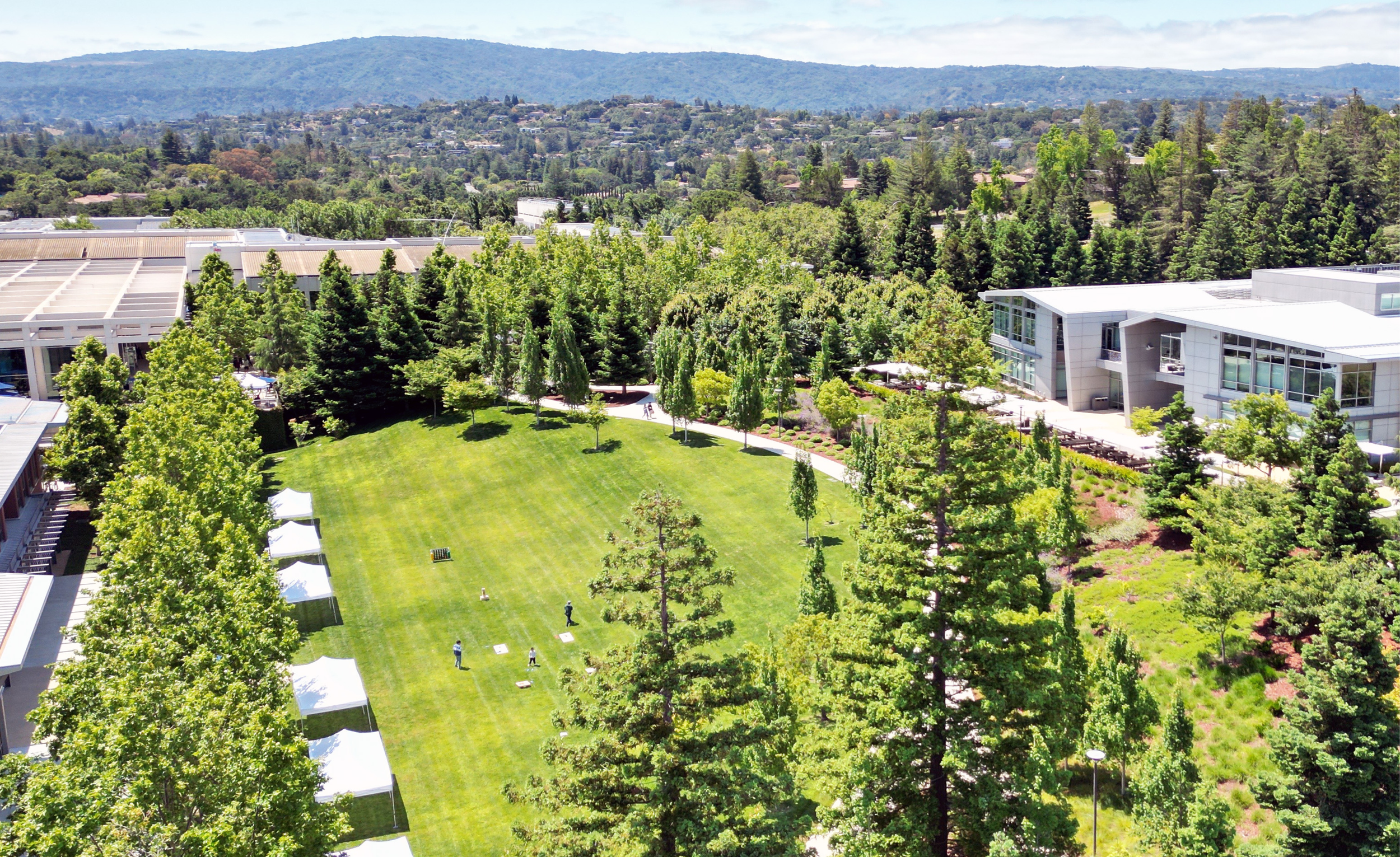 威睿校园

注：VMware一般译为威睿 ，是一家全球著名的云计算和虚拟化技术提供商Campus常见释义为校园  丨Form 4,PWP-32