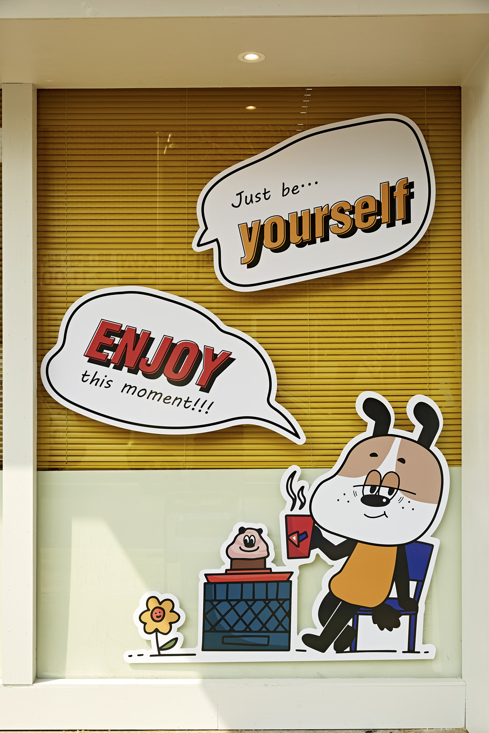 温馨小物打造 12 平米甜品咖啡厅-15