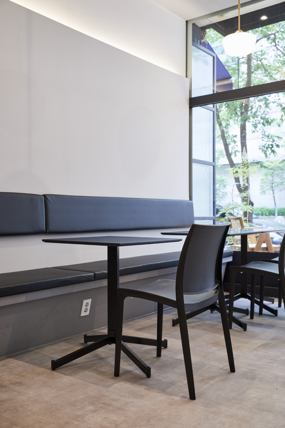 舒适咖啡厅，明亮简约 17 坪空间设计-11