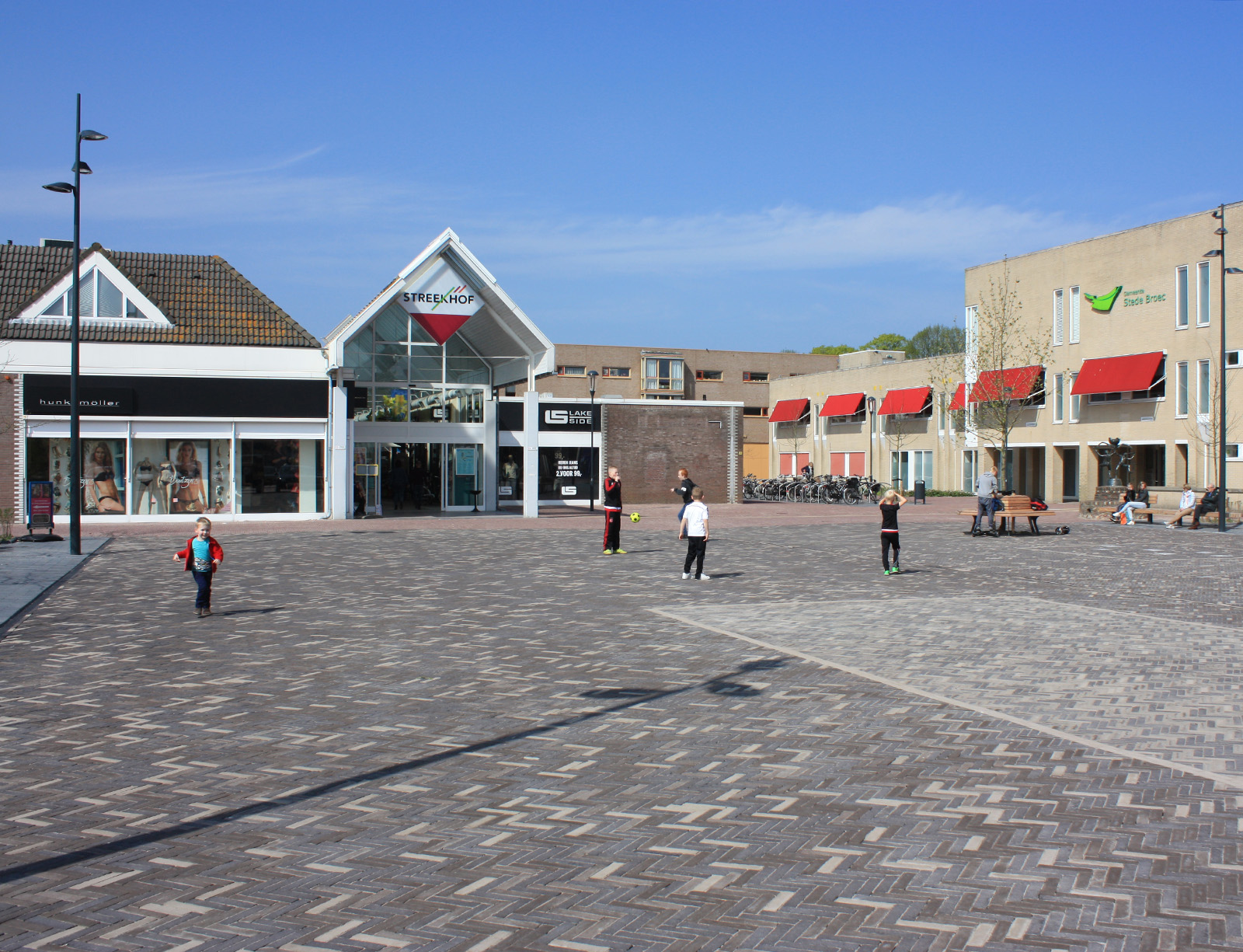 Stede Broec Streekhof | Ontwerp openbare ruimte voor een nieuw pleinen beeldkwaliteitsplan voor uitbreiding winkelcentrum | Urhahn-8