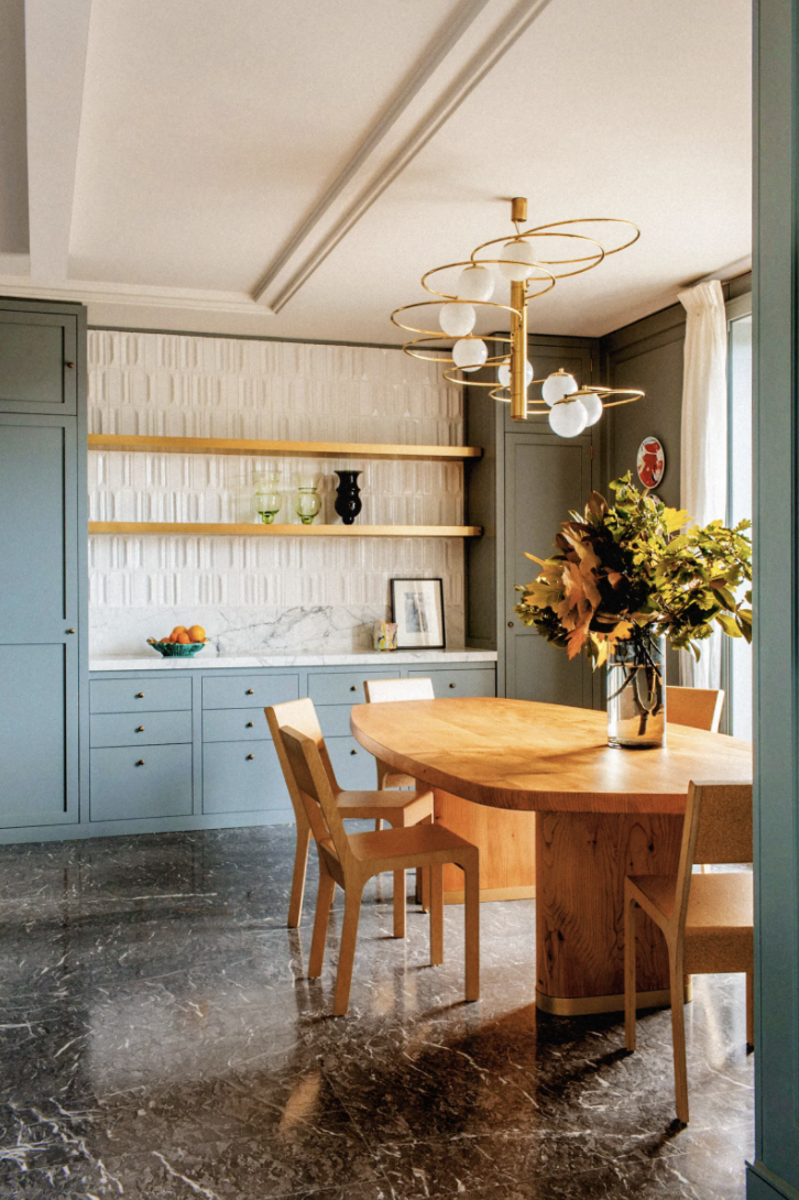 《Emily in Paris》办公室设计丨法国巴黎丨Netflix-31