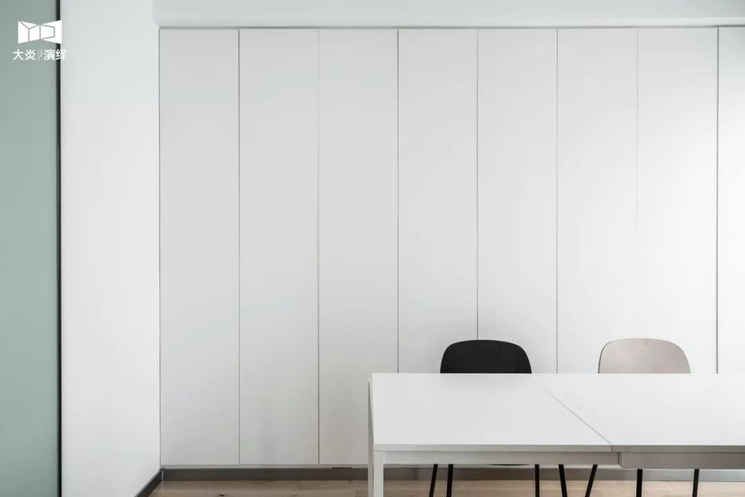 极简黑白灰,小户型 LOFT 变大 house-42