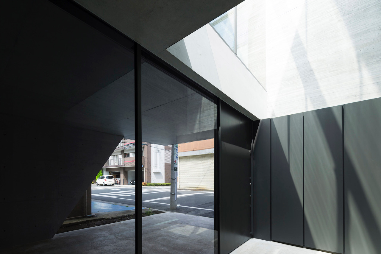 东京老城区的度假村式庭院住宅-26