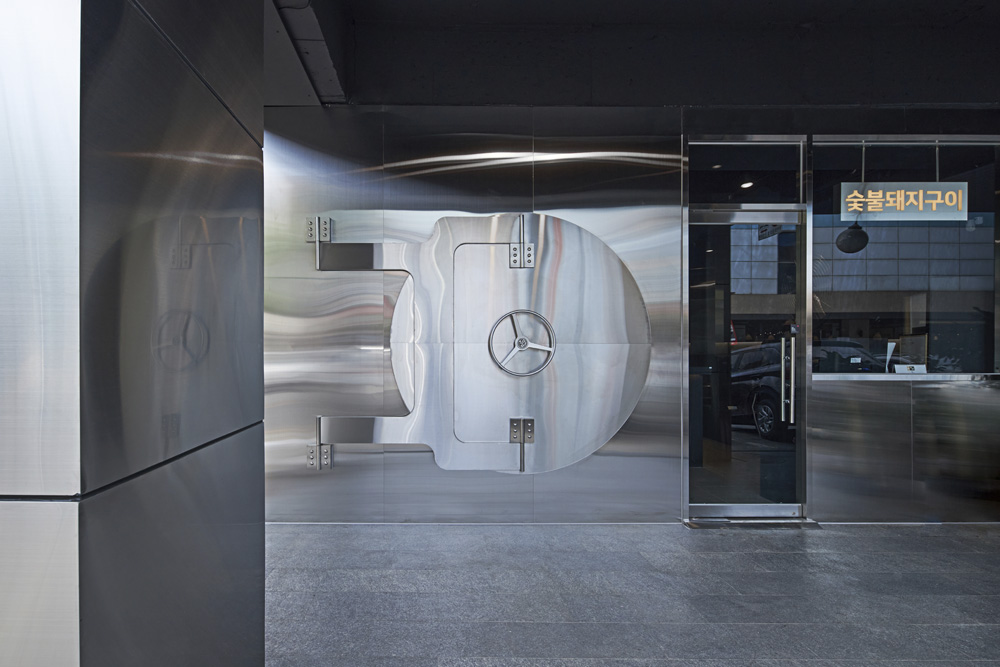 30 平米工业风小户型设计，黑金风格惊艳亮相-2