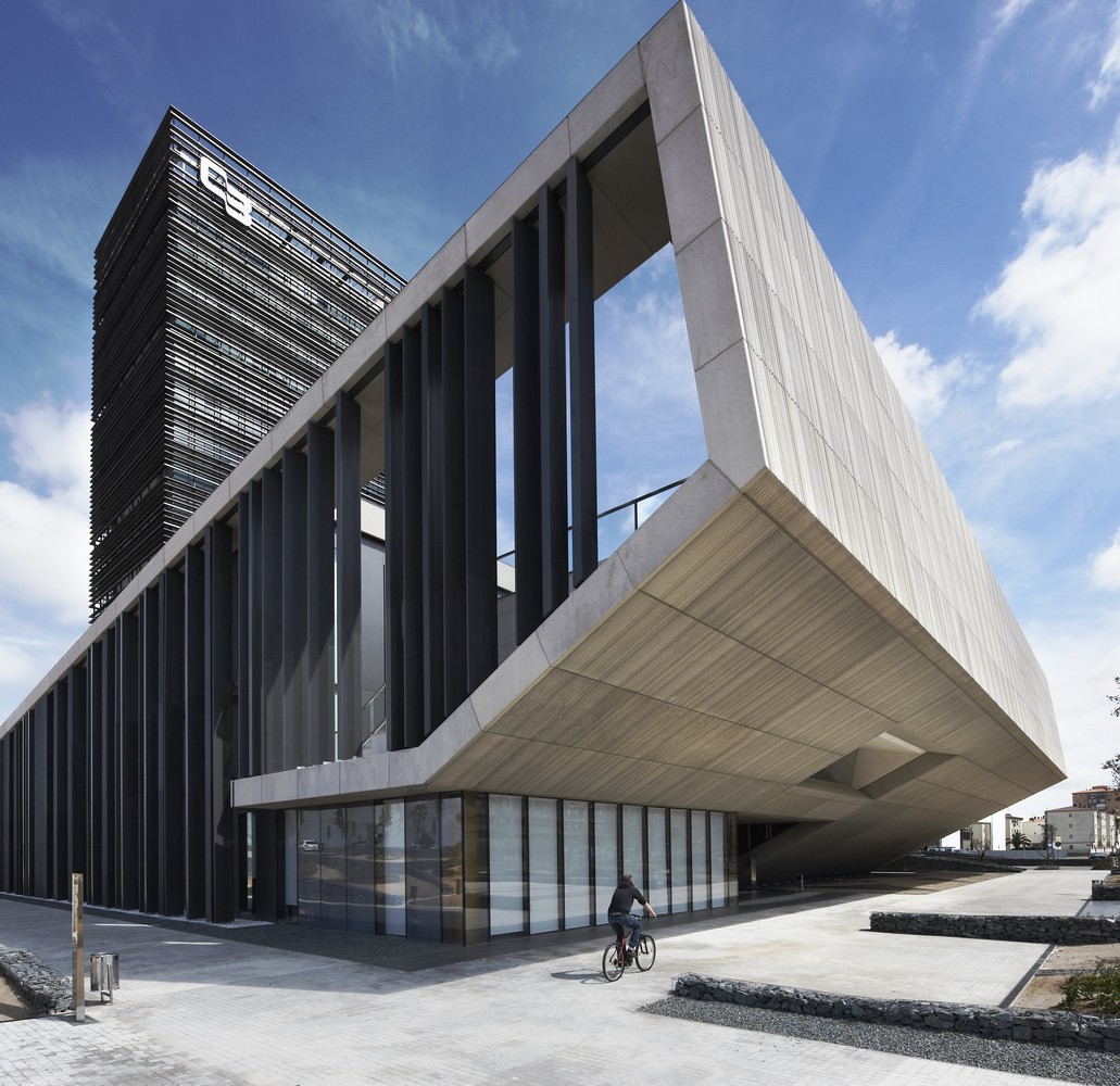 Headquarters Caja de Badajoz Studio Lamela Architects-27