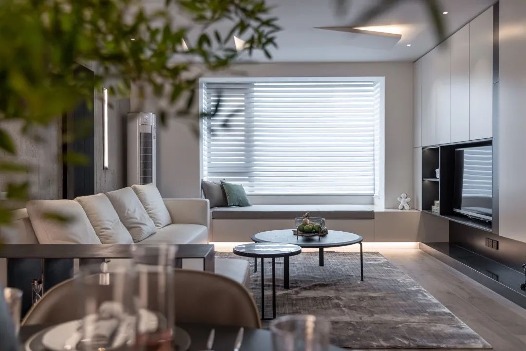 高级灰打造现代客厅的魅力-39