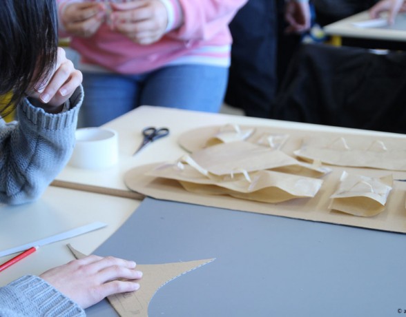 正反两面；纸张的正反（注：recto指纸张的正面、右页，verso指纸张的反面、左页 ）丨A4 Designers-26