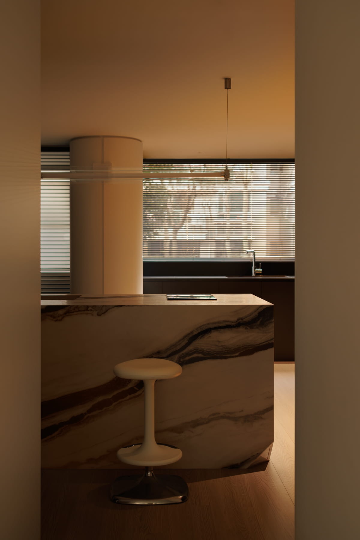 剥离繁杂,黑白描绘生活的纯粹与本真丨赫设计-37