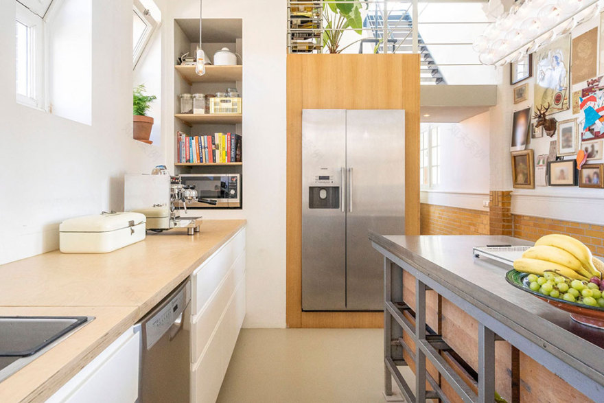 历史学校建筑改造的明亮工业风格荷兰阁楼-16