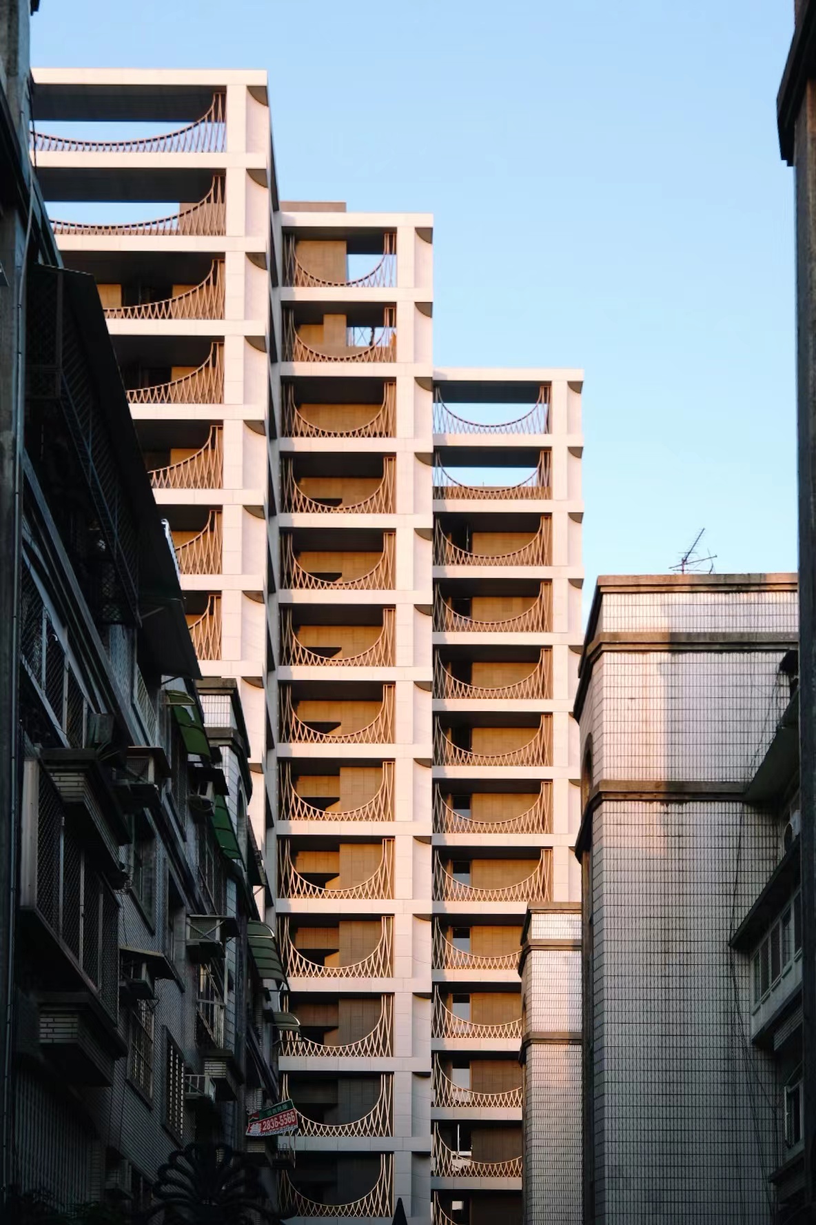 如恩新作：Piaget伯爵香港旗舰店立面设计-25