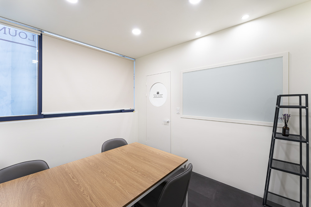 简约白调 | 80 平米咖啡厅的室内设计魅力-13