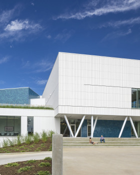 Cincinnati Ballet: Margaret & Michael Valentine Center for Dance / GBBN