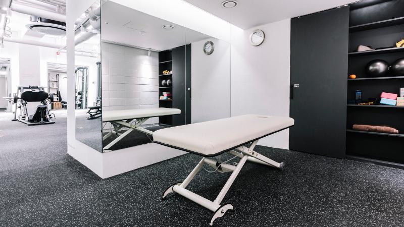 简约 80 平米健身中心，黑白风格打造舒适空间-7