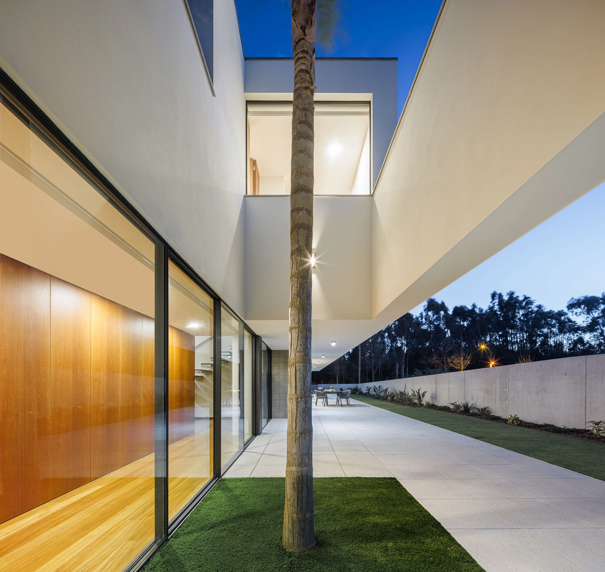 极简长形私宅设计丨葡萄牙-5