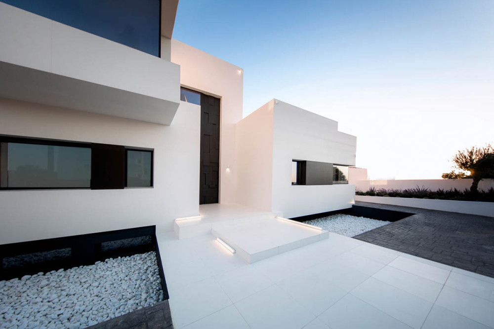 西班牙加的斯镇海滨别墅设计-8