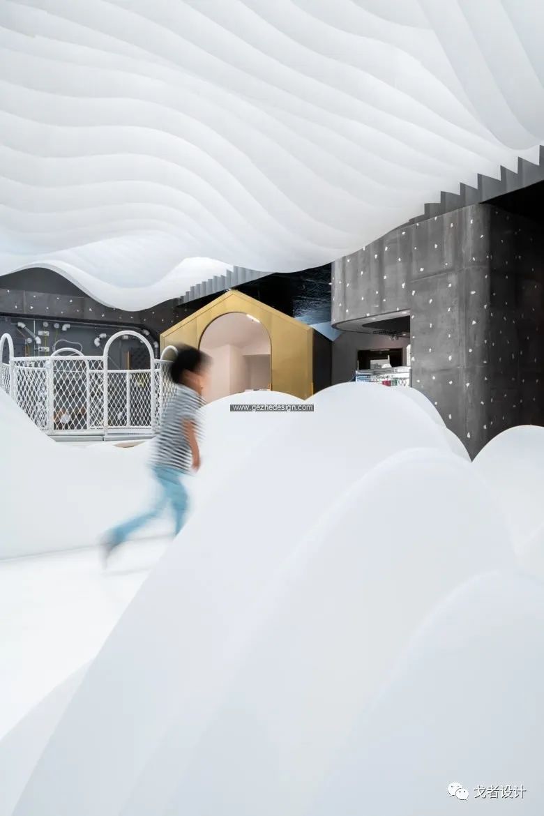 梦幻儿童咖啡馆 | 铝板编织涟漪,灯火森林,金城堡舞台-38