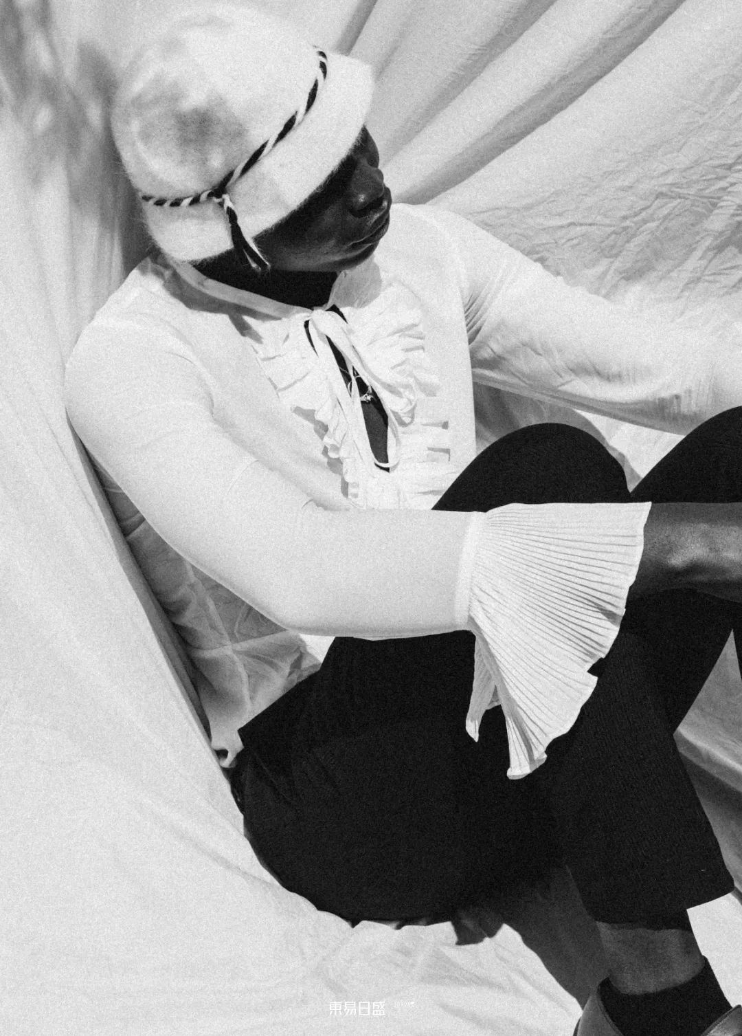 光华壹号 | 100㎡现代极简黑白灰风格：光影随心而动，一个人也不将就-7