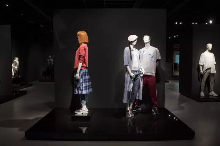 【182期】12月29日 最新零售展示空间设计-21