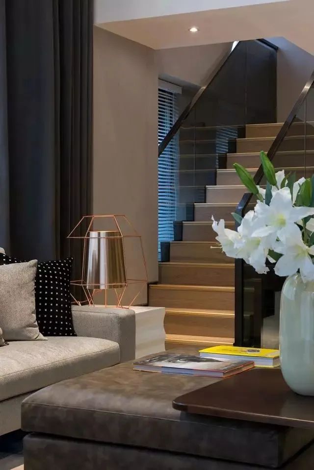 现代简约风打造 570 平米联排别墅生活空间-18