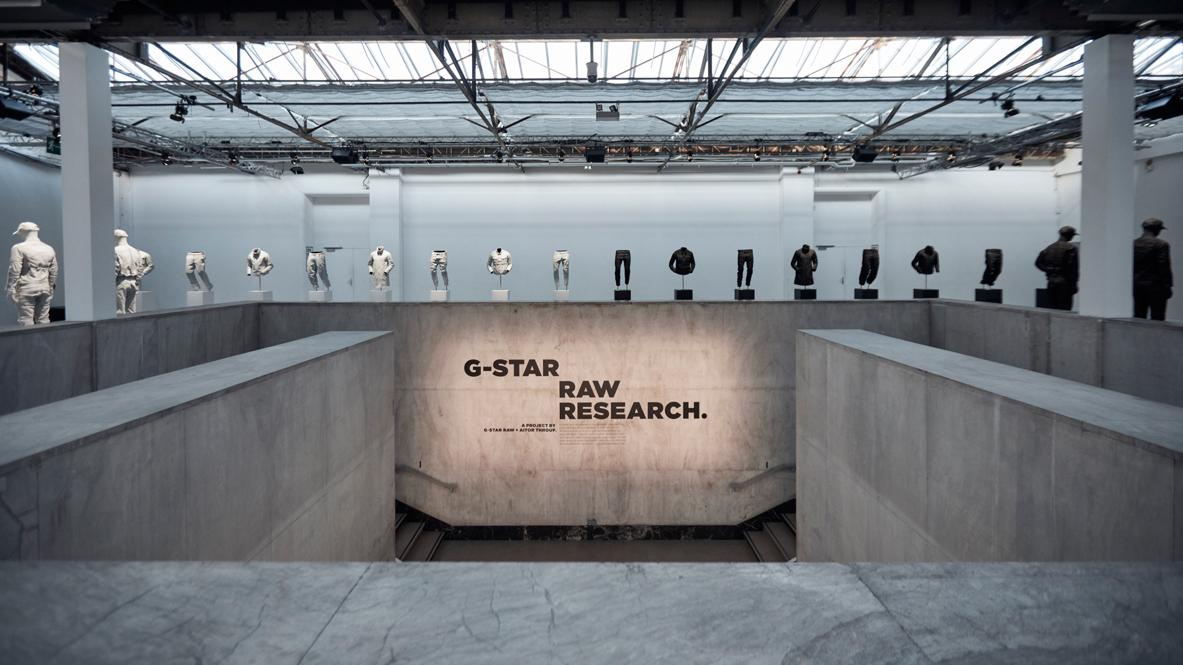 G·Star RAW 创意总监 Aitor Throup 展示人体工程学原型服装-0