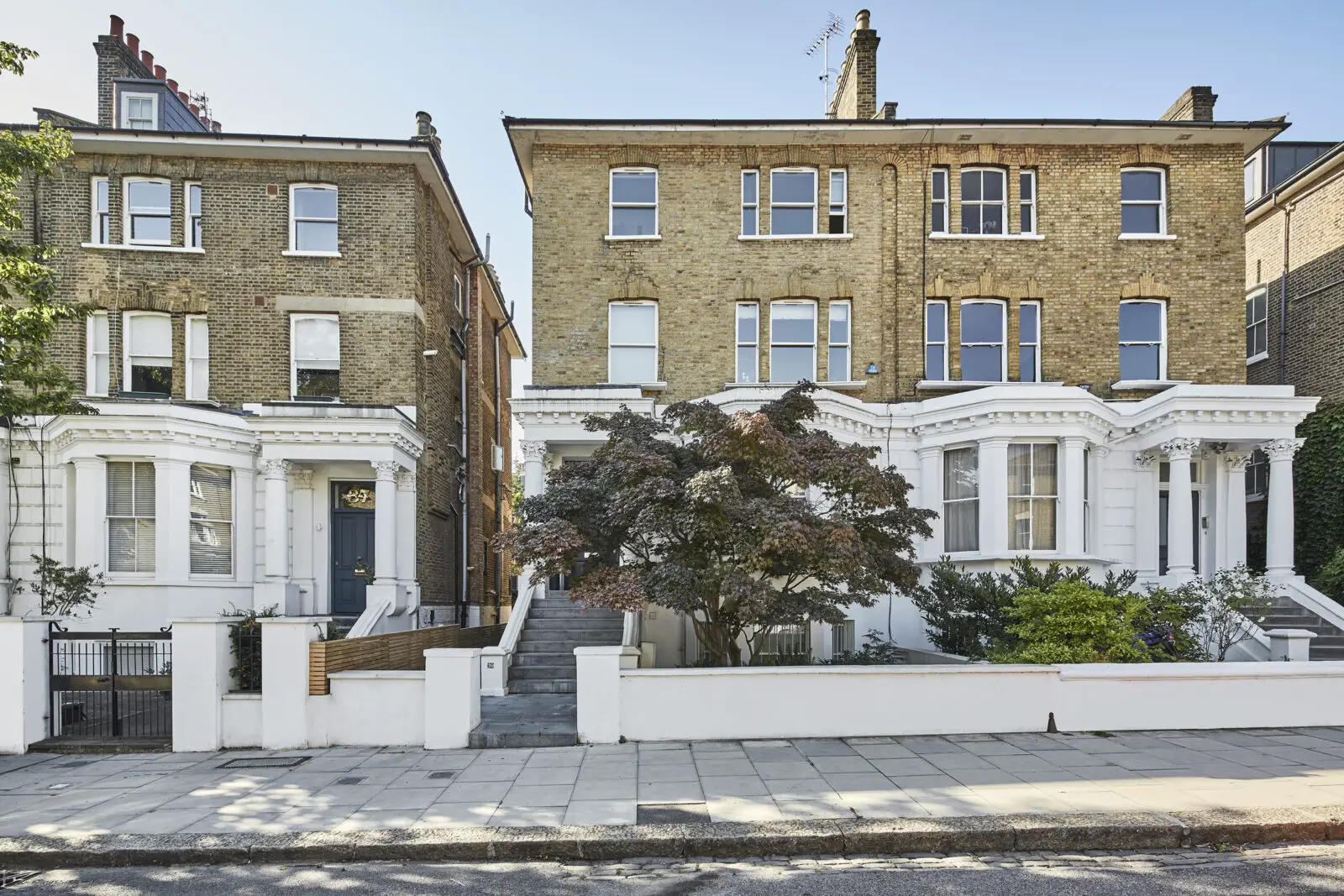 伦敦隐藏式现代混凝土别墅设计-28