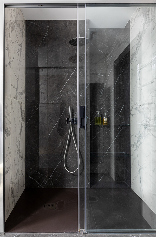 带博物馆画作的公寓设计-9