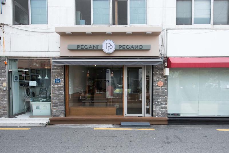 女性化简约风 9 坪甜品店设计-12