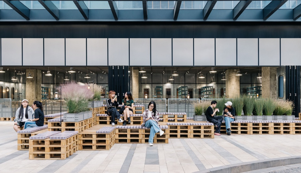 HARMAY 話梅成都悠方店 | 融合美妆、烘焙与酒吧的 24 小时活力空间-35