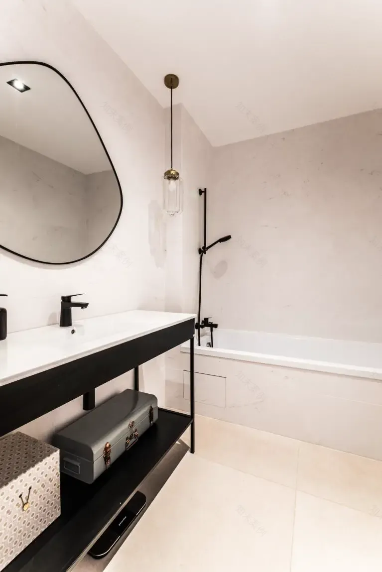 黑白配的优雅 | 设计师 Colombe Marciano 的 100m2 公寓改造-12