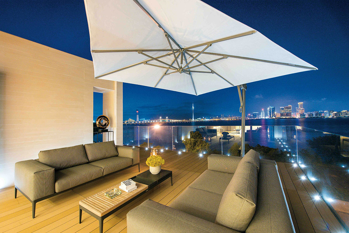 Spectacular Transformation of a House Into an Elegant and Functional Place-28